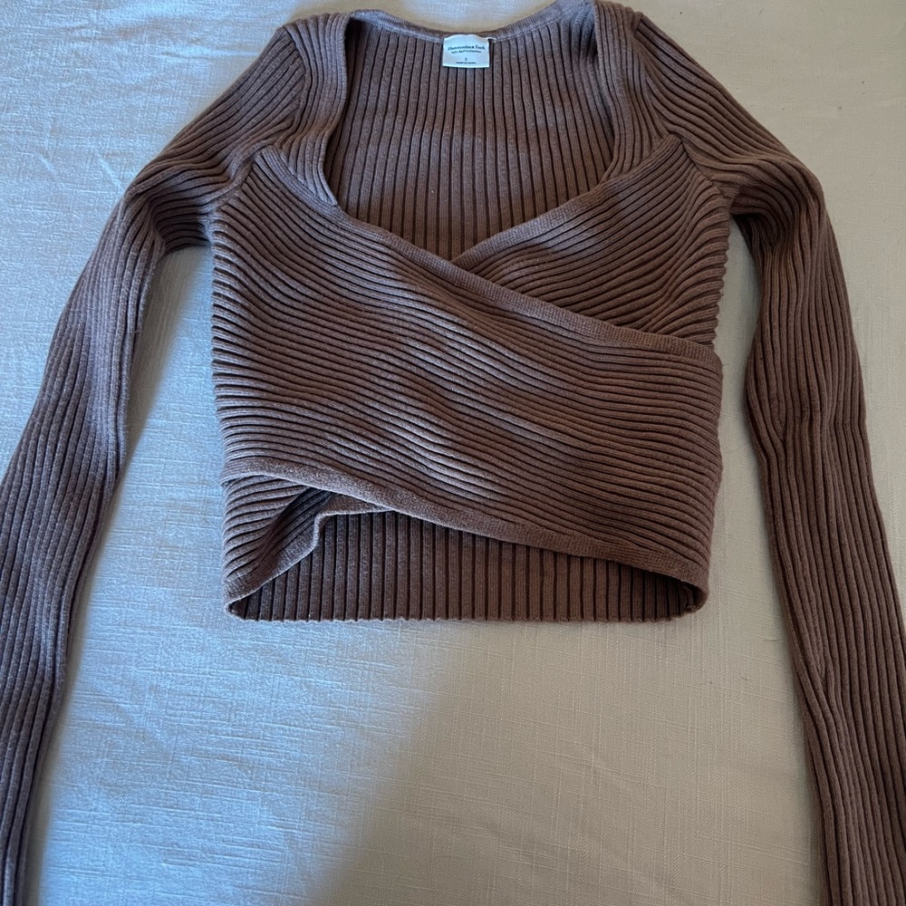 Abercrombie cropped crisscross sweater